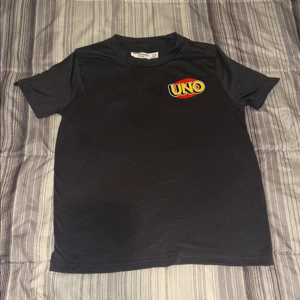 Abercrombie kids Black UNO Graphic T-Shirt size 7/8